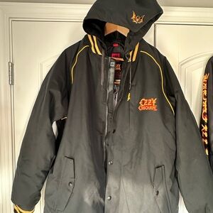 686 Black snowboarding ski jacket Ozzy edition